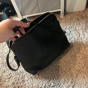 Black shoulder bag